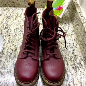 Dr. Martens 1460 WOMEN'S PASCAL VIRGINIA LEATHER BOOTS